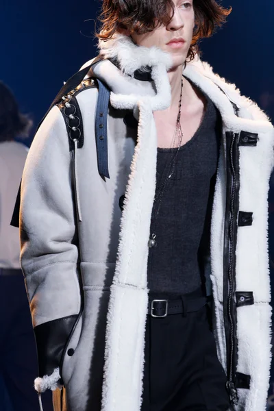 Look 14